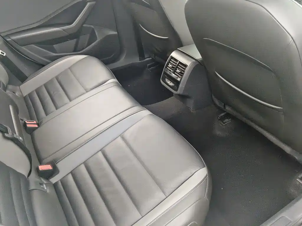 Volkswagen Sagitar — миниатюра 7