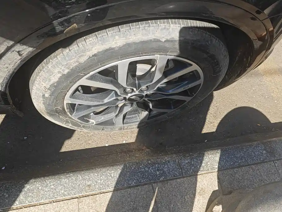 Cadillac XT5 — миниатюра 6