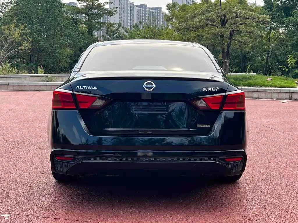 Nissan Teana — миниатюра 5