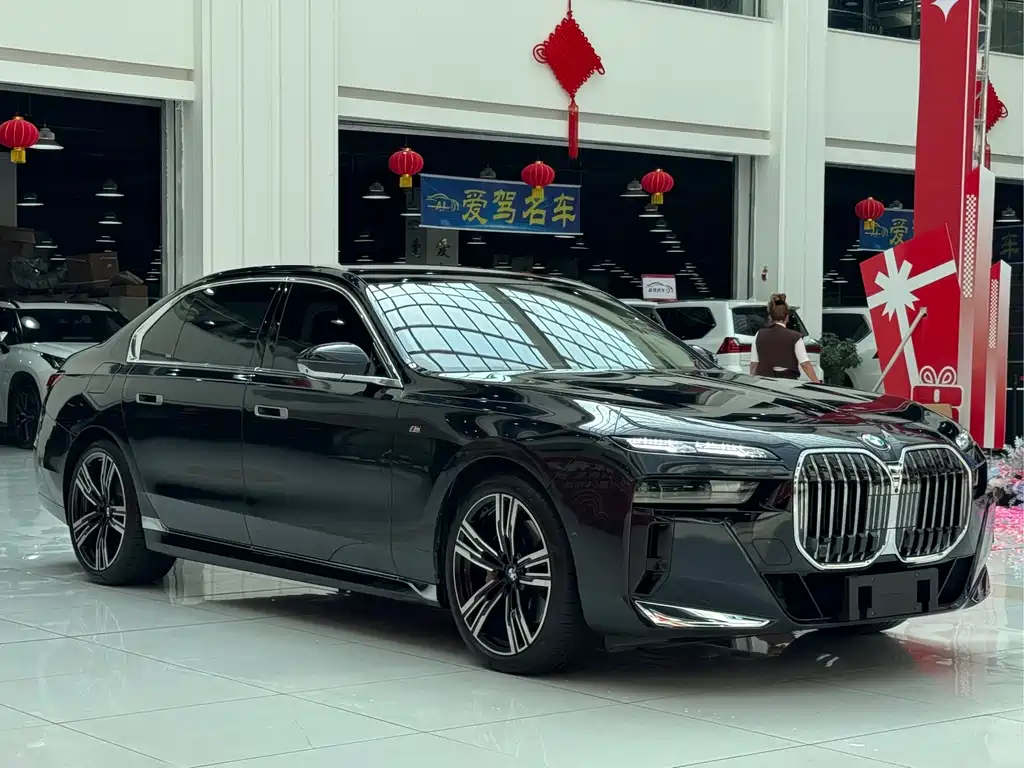 BMW 7 Series — миниатюра 3