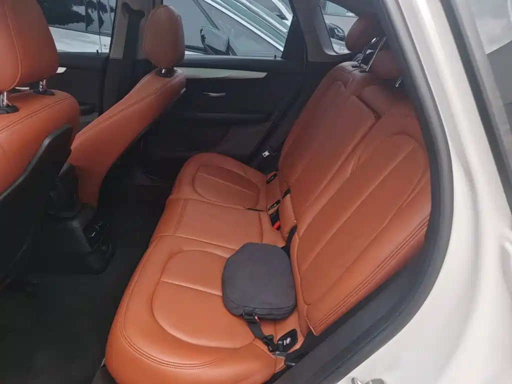 BMW 2 Series Active Tourer — миниатюра 17