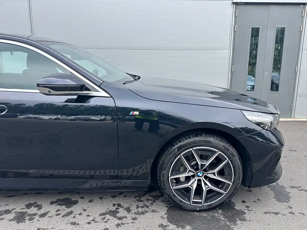 BMW i5 — миниатюра 14