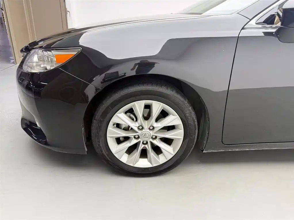 Lexus ES 2014 300h Elite