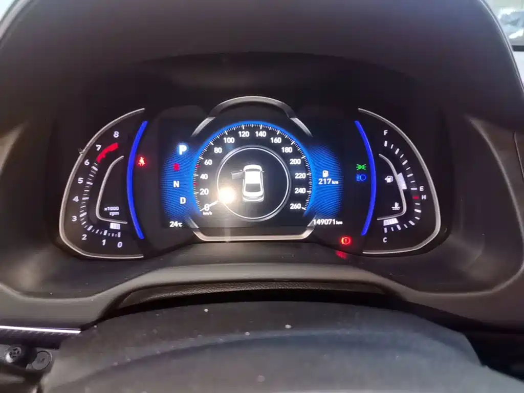 Hyundai Elantra — миниатюра 12