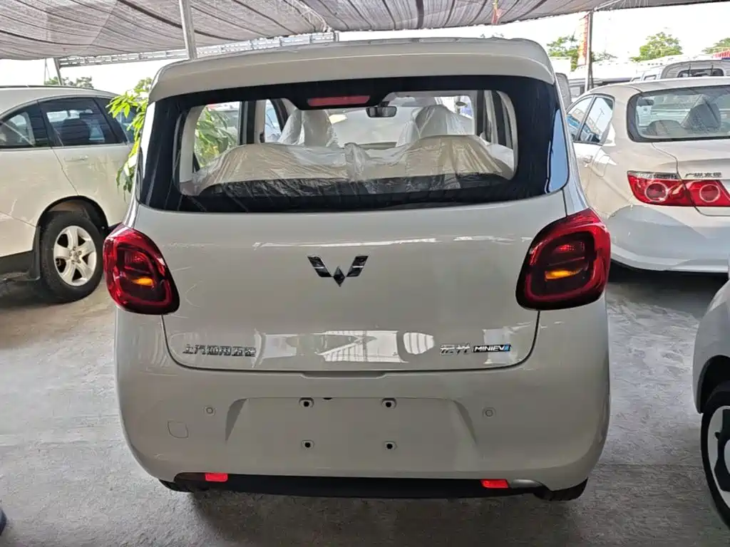 Wuling MINIEV — миниатюра 6