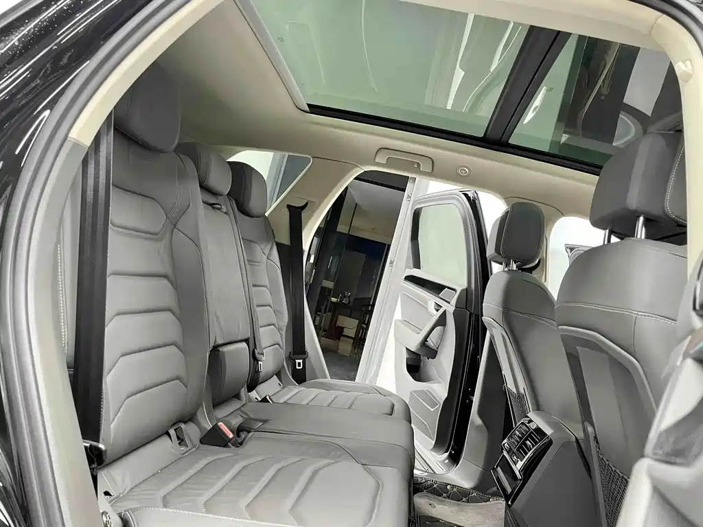 Volkswagen Touareg — миниатюра 6