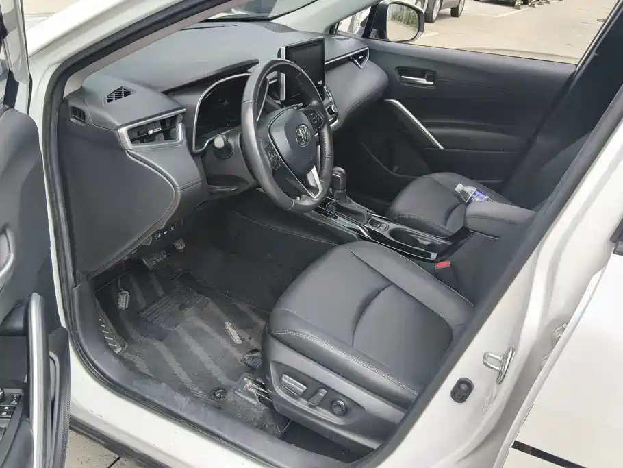 Toyota Corolla Cross — миниатюра 9