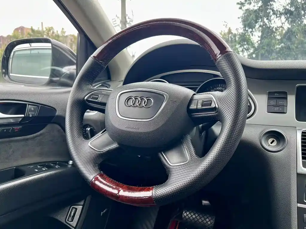 Audi Q7 — миниатюра 12