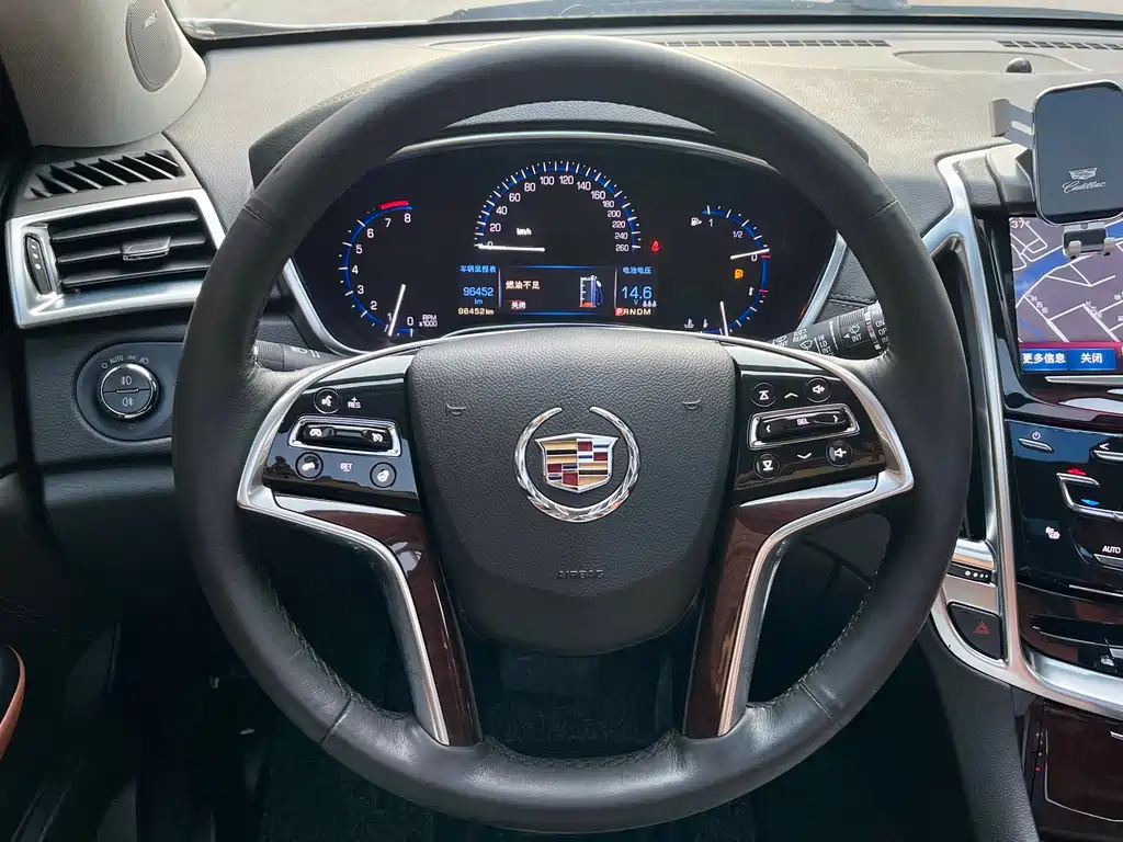 Cadillac SRX — миниатюра 8