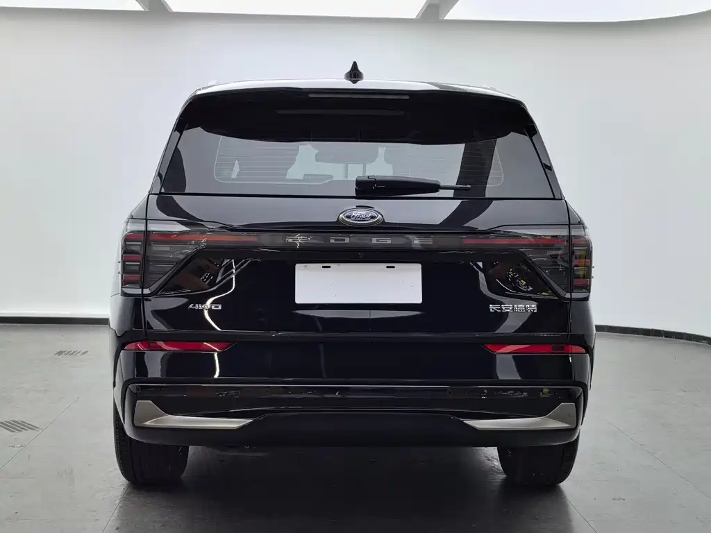 Ford Edge 2023 L 2.0T EcoBoost мест