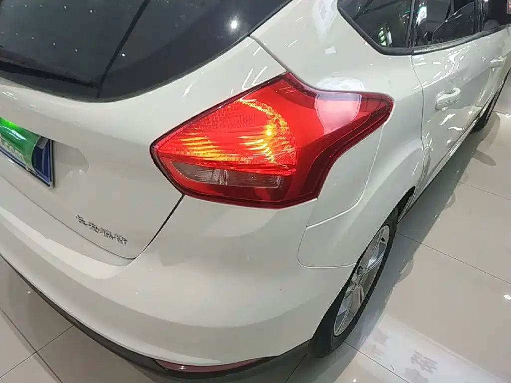 Ford Focus — миниатюра 8