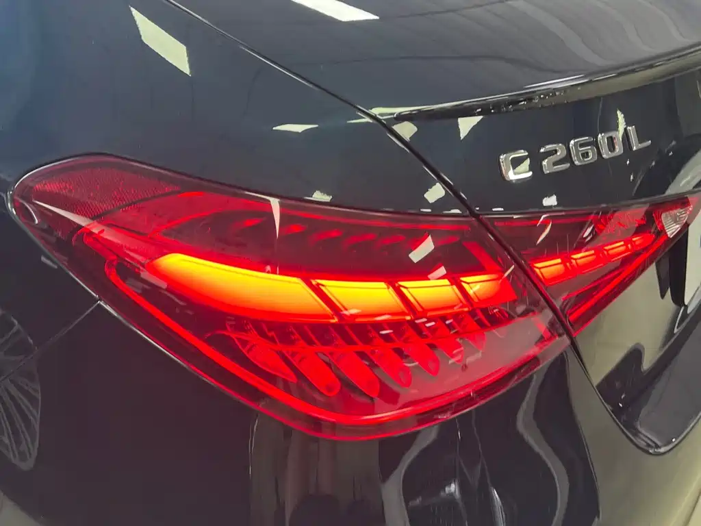 Mercedes-Benz C-Class — миниатюра 10