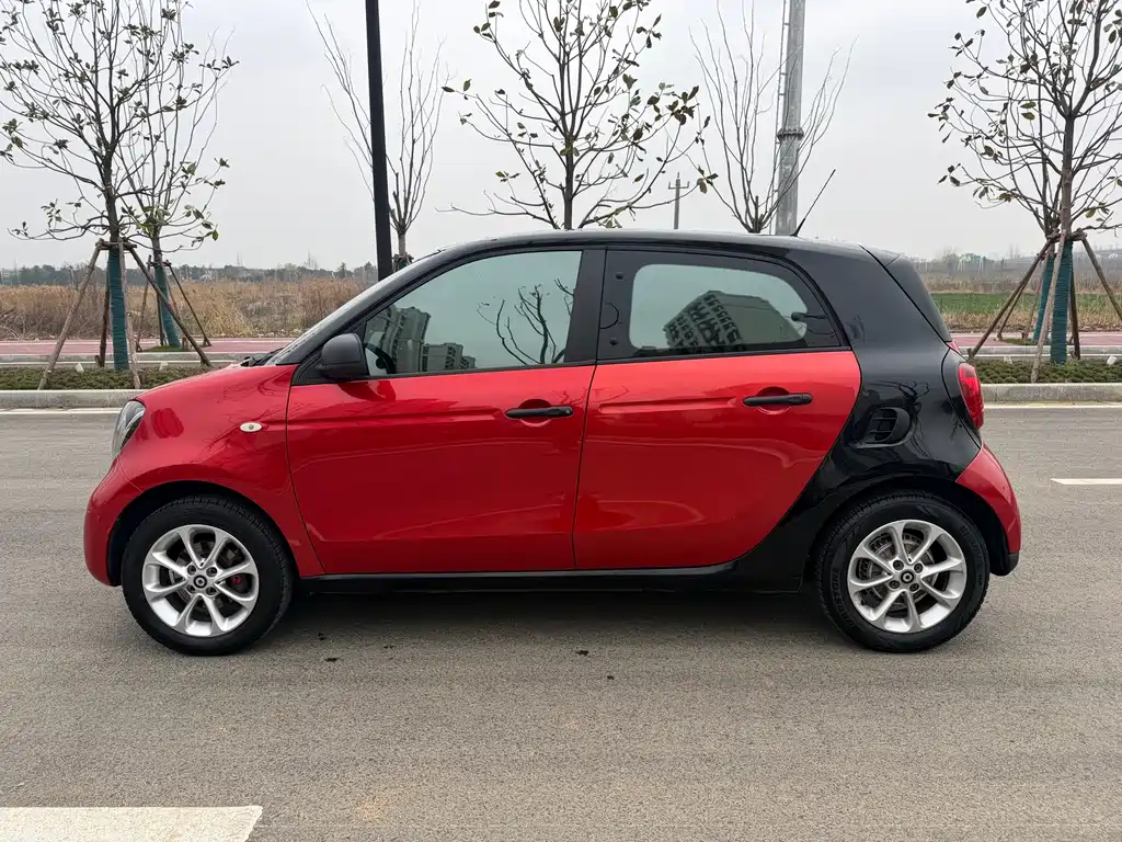 SMART FORFOUR
