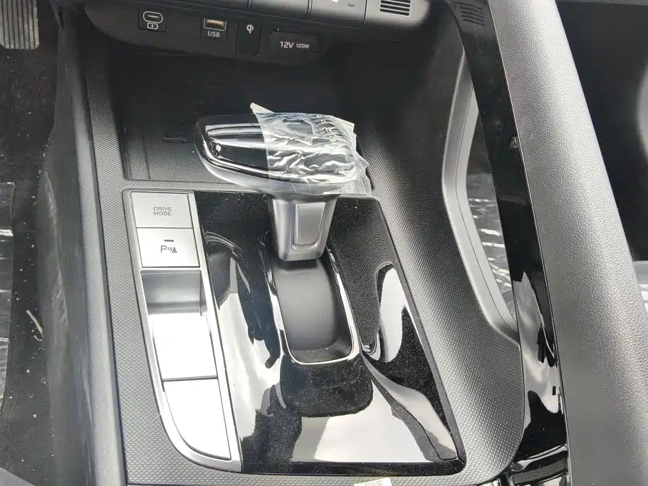 Hyundai Elantra — миниатюра 16