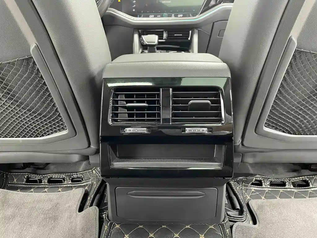Volkswagen Touareg — миниатюра 15
