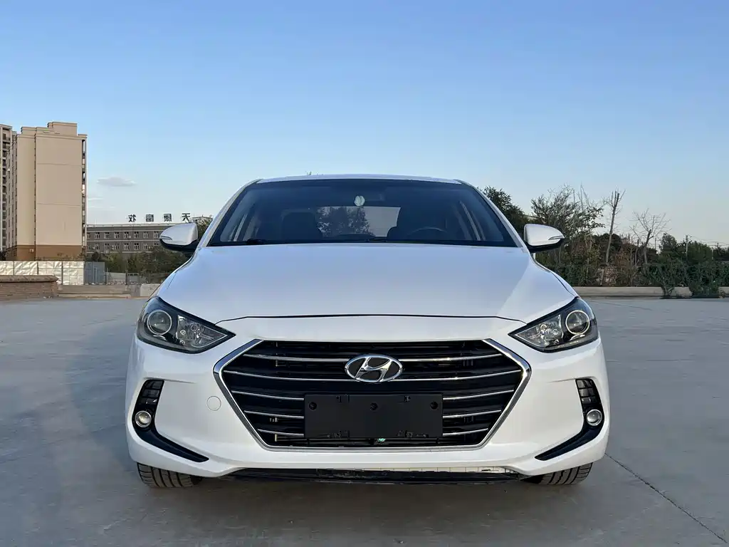 Hyundai Elantra — миниатюра 2