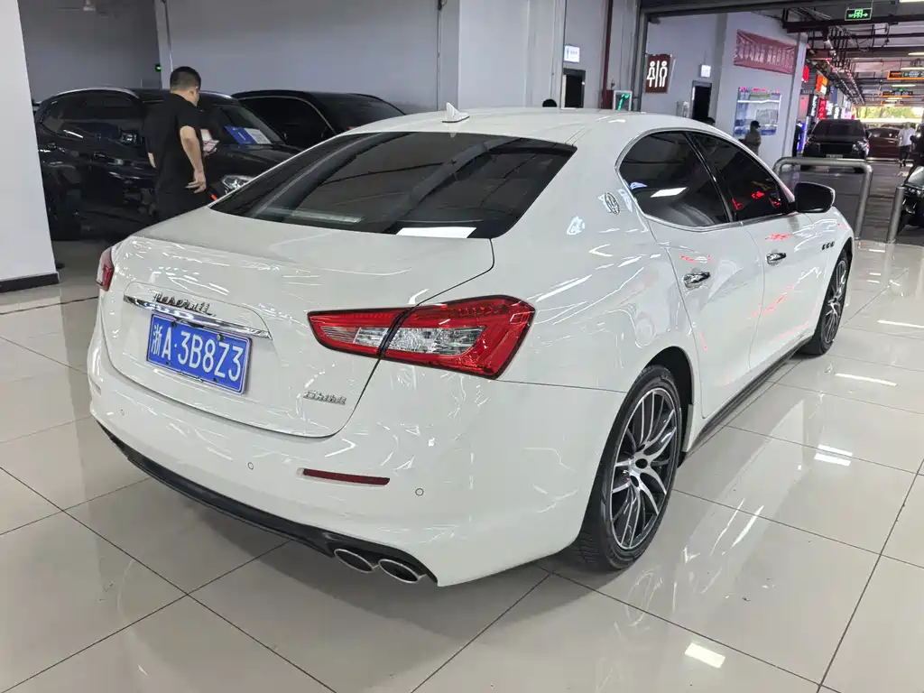 Maserati Ghibli — миниатюра 10