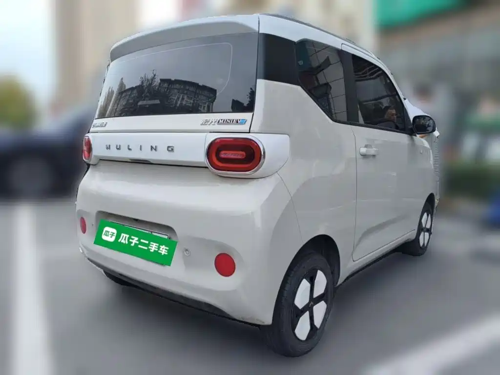 Wuling MINIEV — миниатюра 4