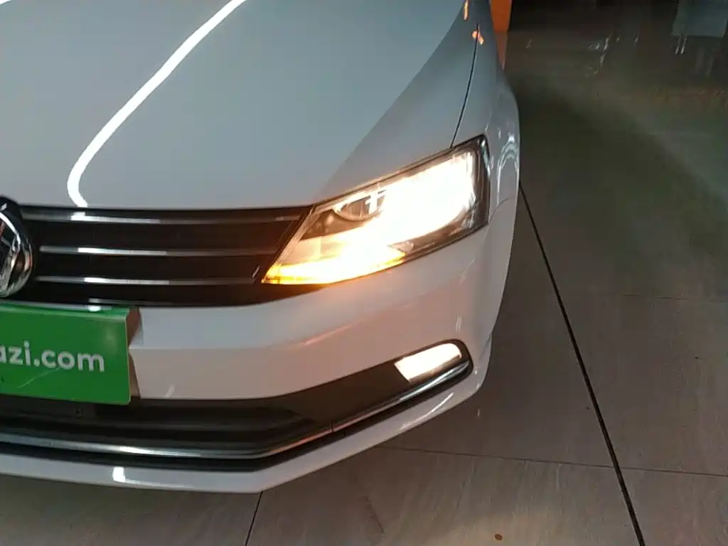 Volkswagen Sagitar — миниатюра 24