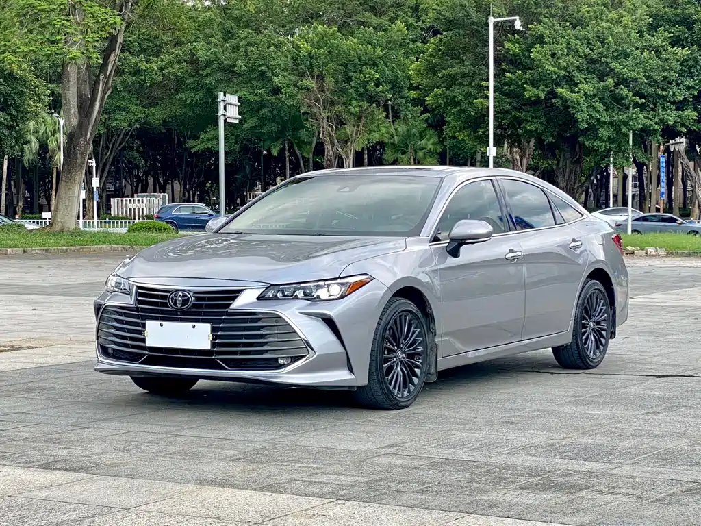 Купить Toyota Avalon
