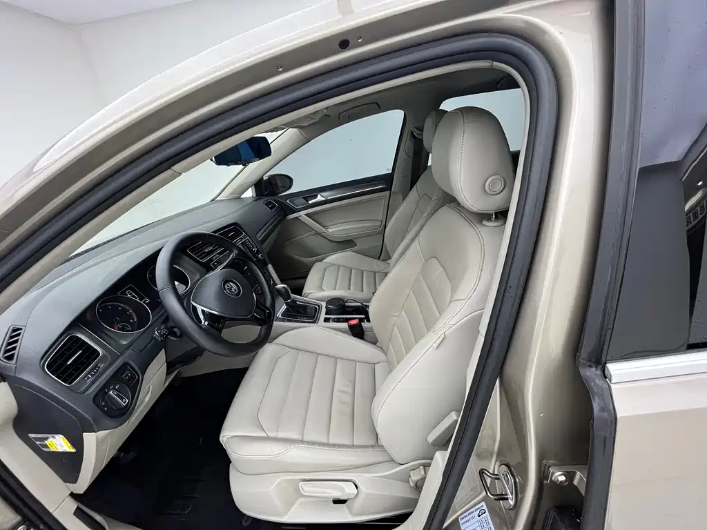 Volkswagen Golf — миниатюра 14
