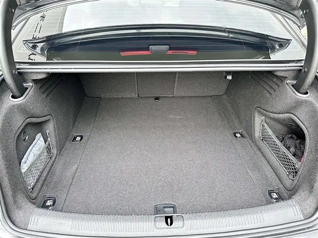 Audi A4L 2024 40 TFSI quattro RS