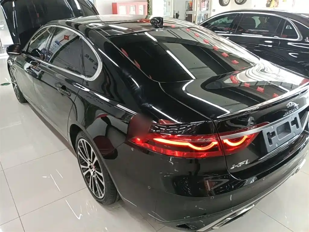 Jaguar XFL 2024 2.0T P250 Premium Luxury