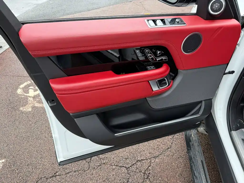 Land Rover Range Rover — миниатюра 6