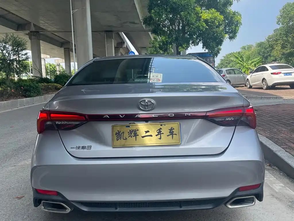 Toyota Avalon — миниатюра 10