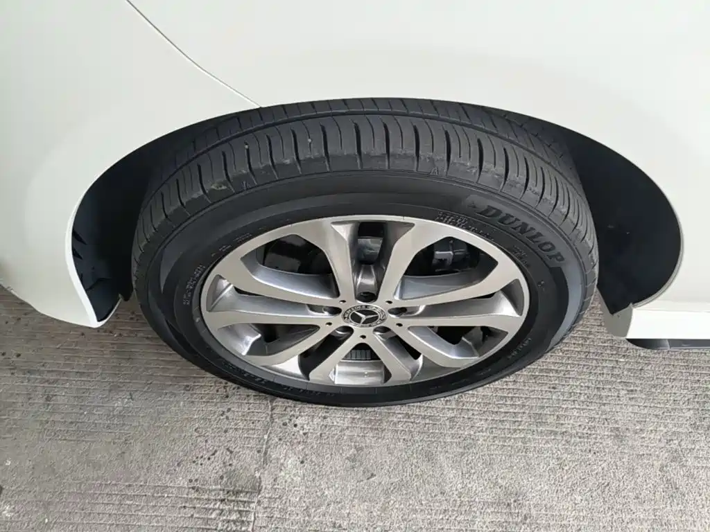 Mercedes-Benz GLE (Import) — миниатюра 23