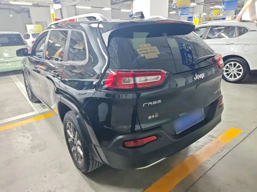 Jeep Cherokee — миниатюра 5