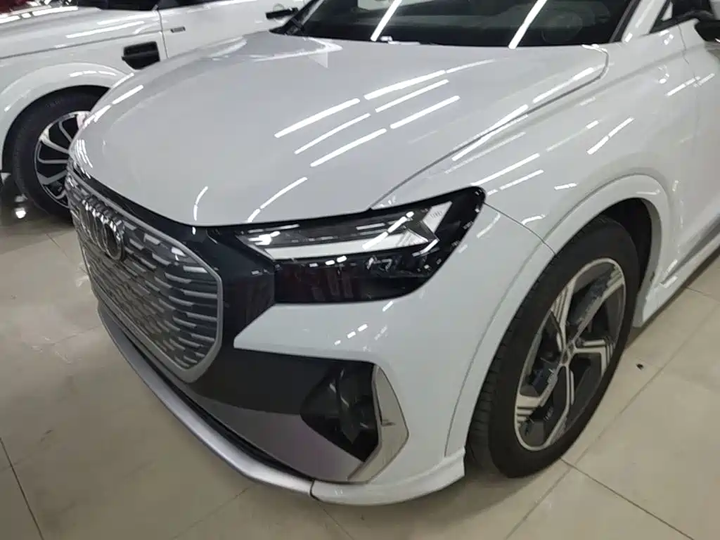 Audi Q4 e-tron — миниатюра 24