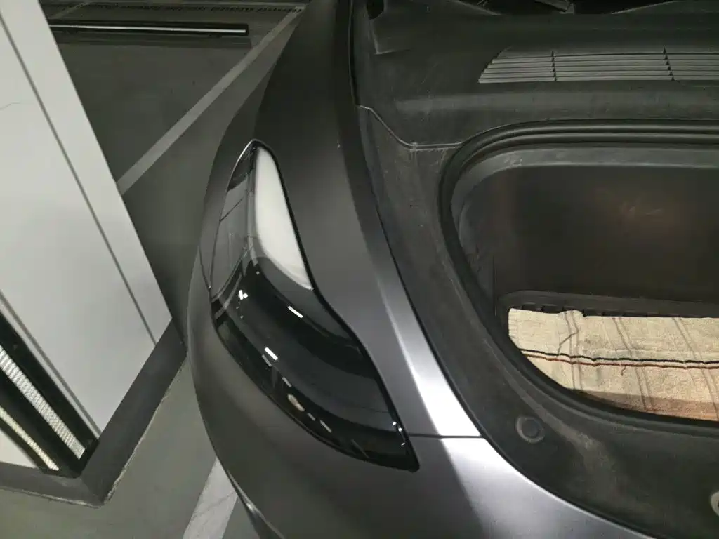Tesla Model Y — миниатюра 22