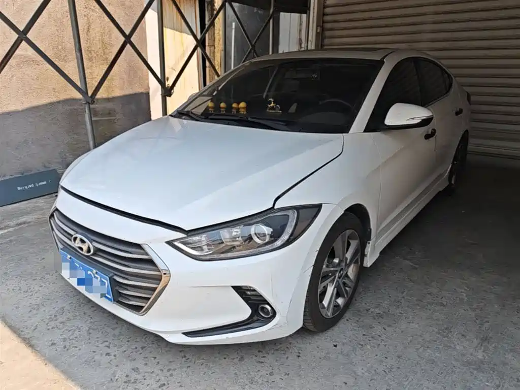 Купить Hyundai Elantra