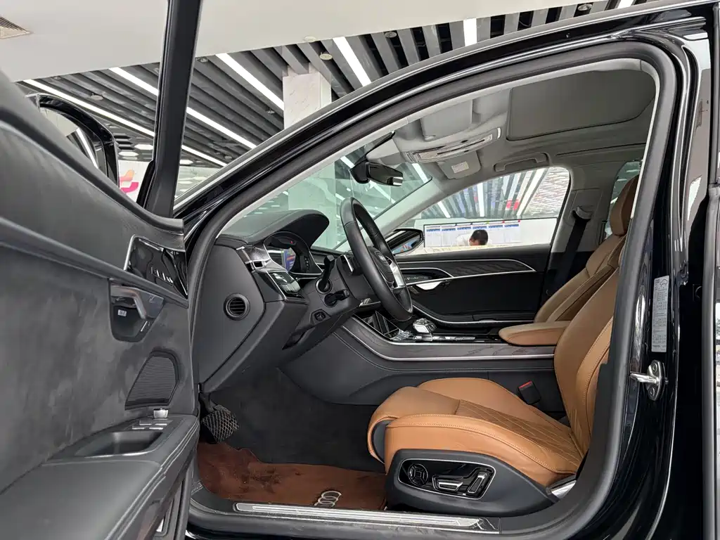 Audi A8 — миниатюра 5