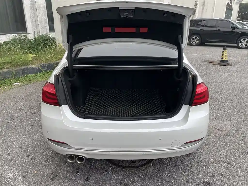 BMW 3 Series — миниатюра 10