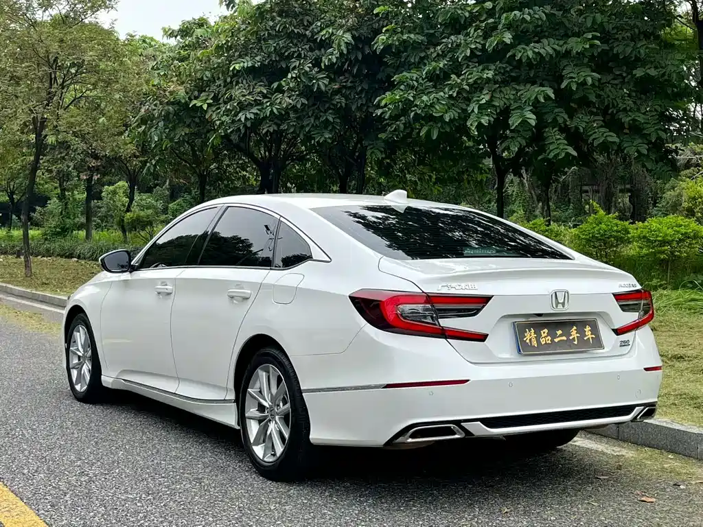 Honda Accord — миниатюра 14