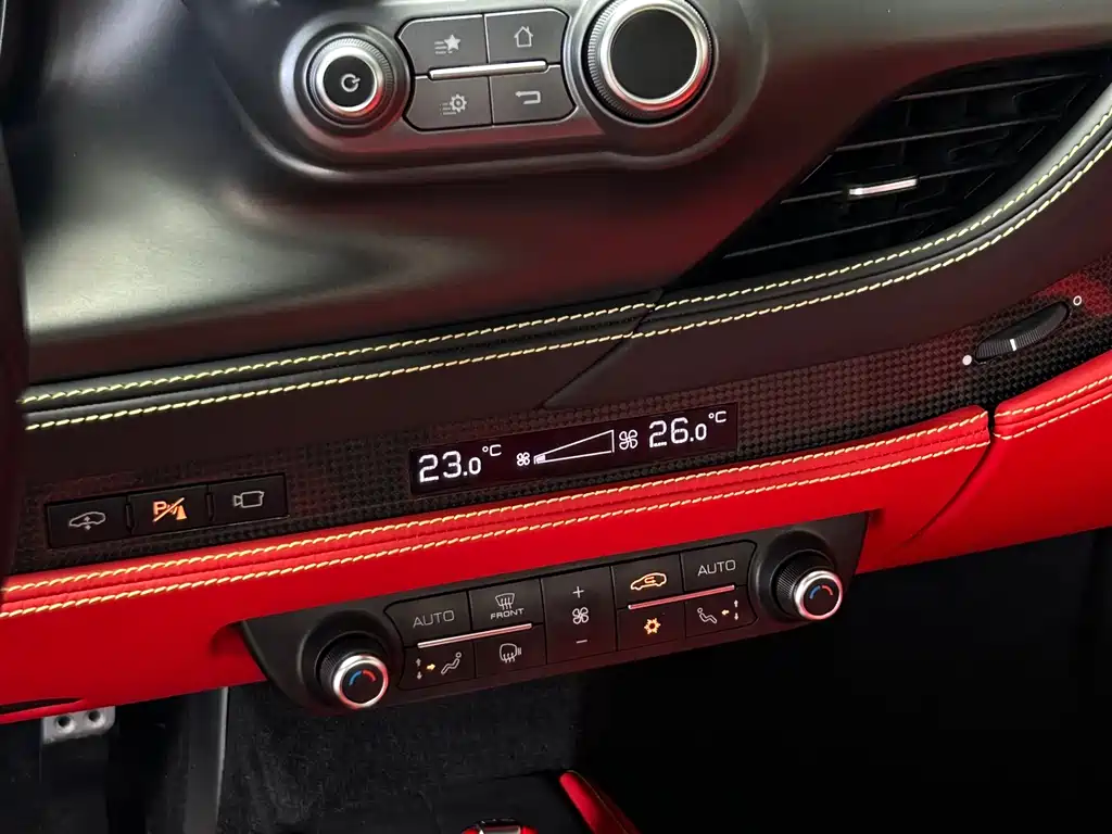 Ferrari F8 2019 Tributo 3.9T V8