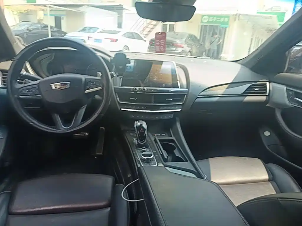 Cadillac CT5 — миниатюра 12