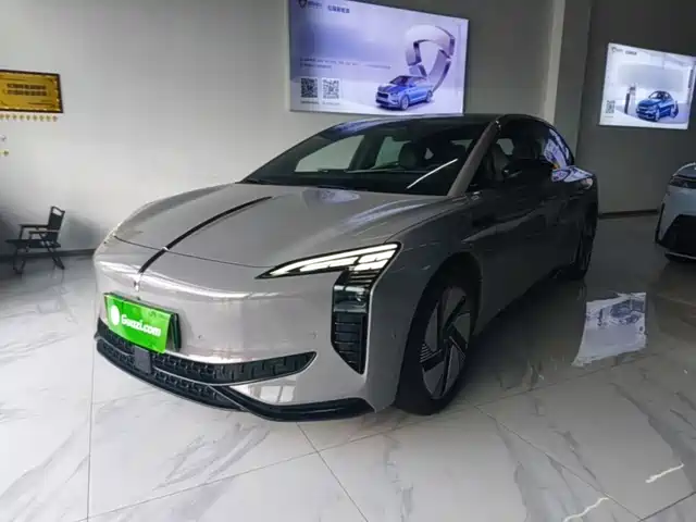 Hongqi EH7