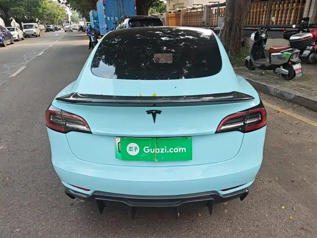 Tesla Model 3 — миниатюра 6