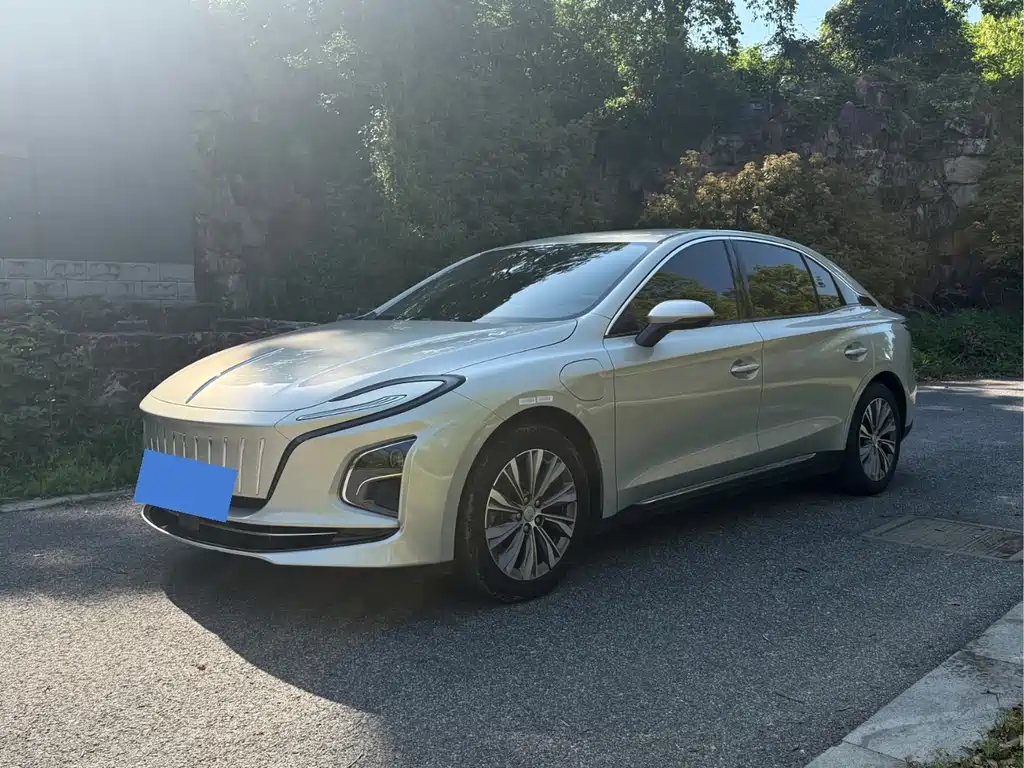 Hongqi Hongqi E-QM5 2023