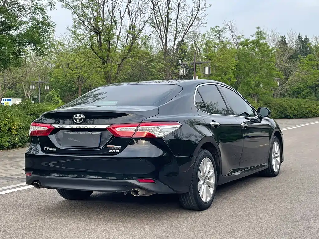 Toyota Camry — миниатюра 4