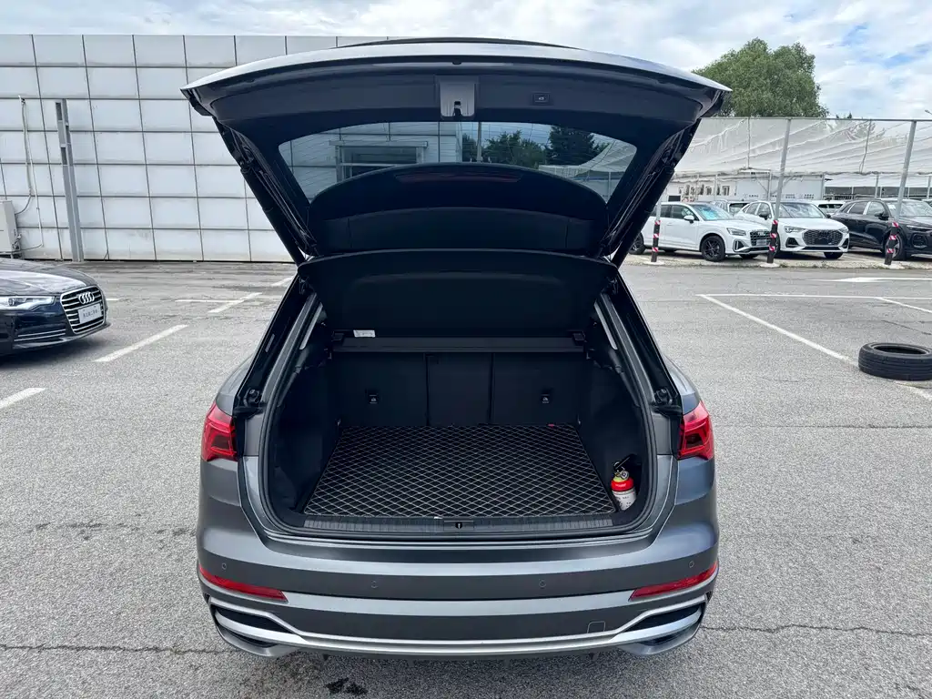 Audi Q3 2022 35 TFSI
