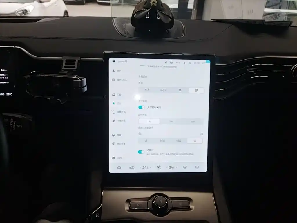 NIO ES6 — миниатюра 13