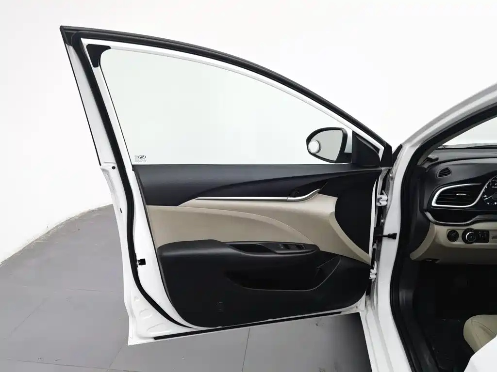 Buick Excelle — миниатюра 8