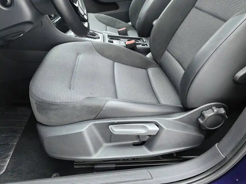 Volkswagen Golf — миниатюра 20