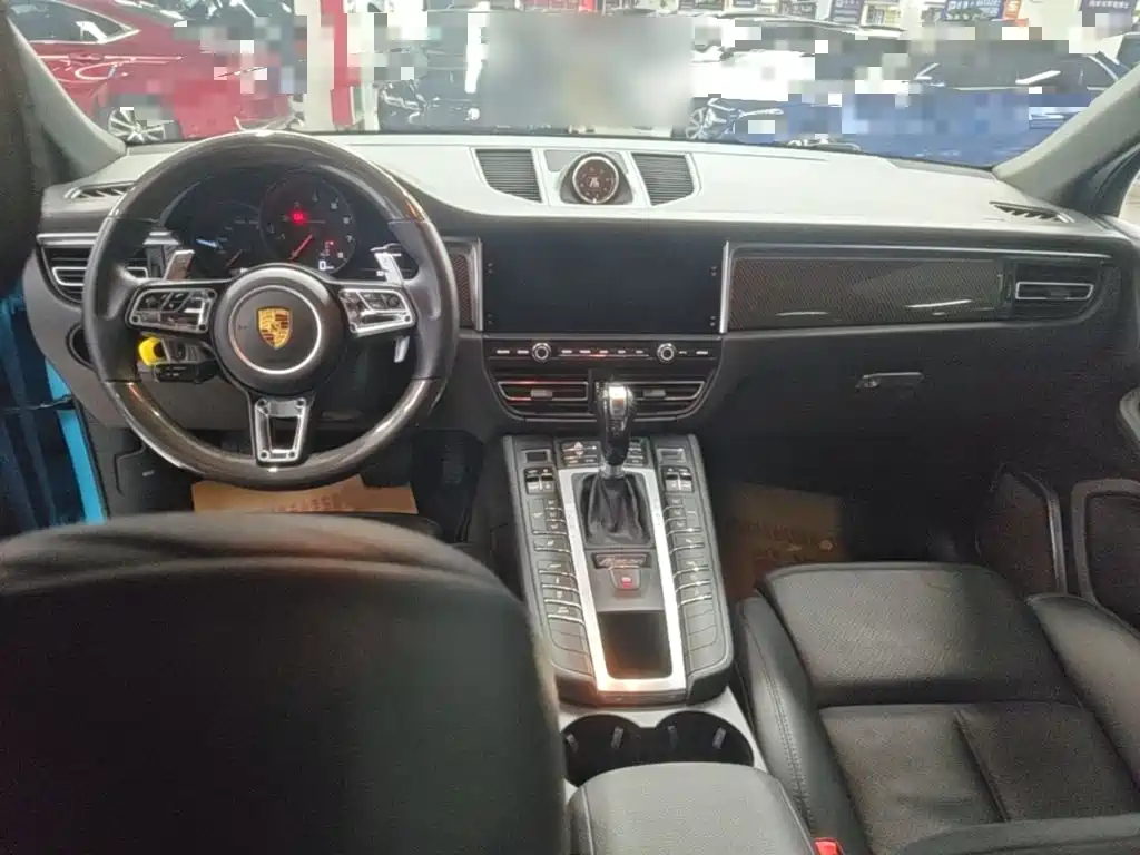 Porsche Macan — миниатюра 10
