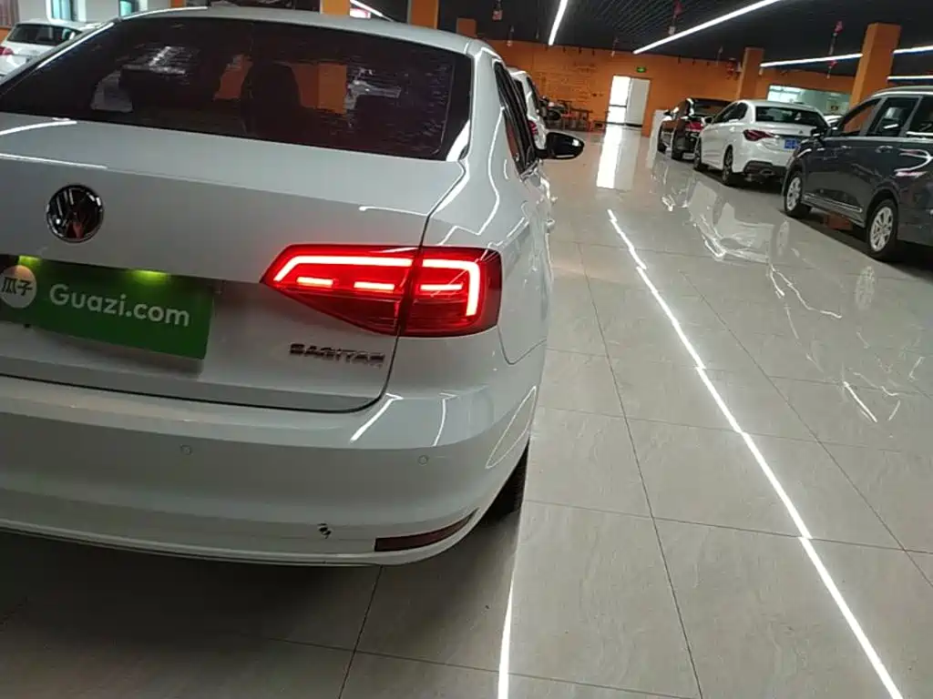 Volkswagen Sagitar — миниатюра 8