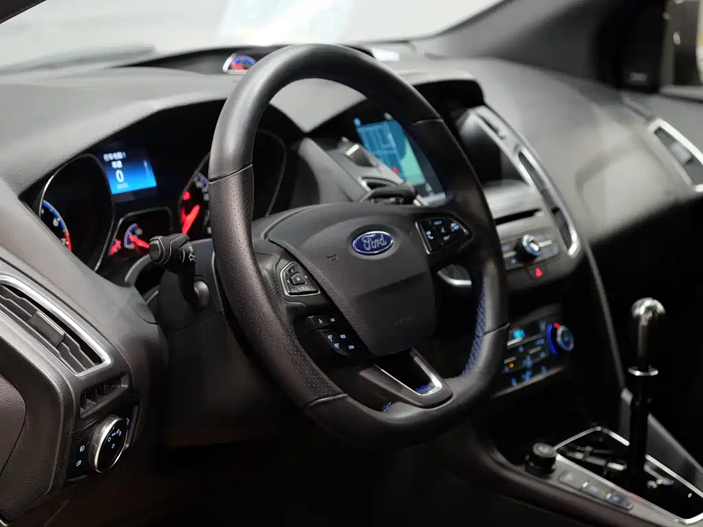 Ford Focus 2016 2.3T RS